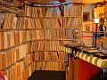 Record room cleanliness (overview, mid-height, flash)